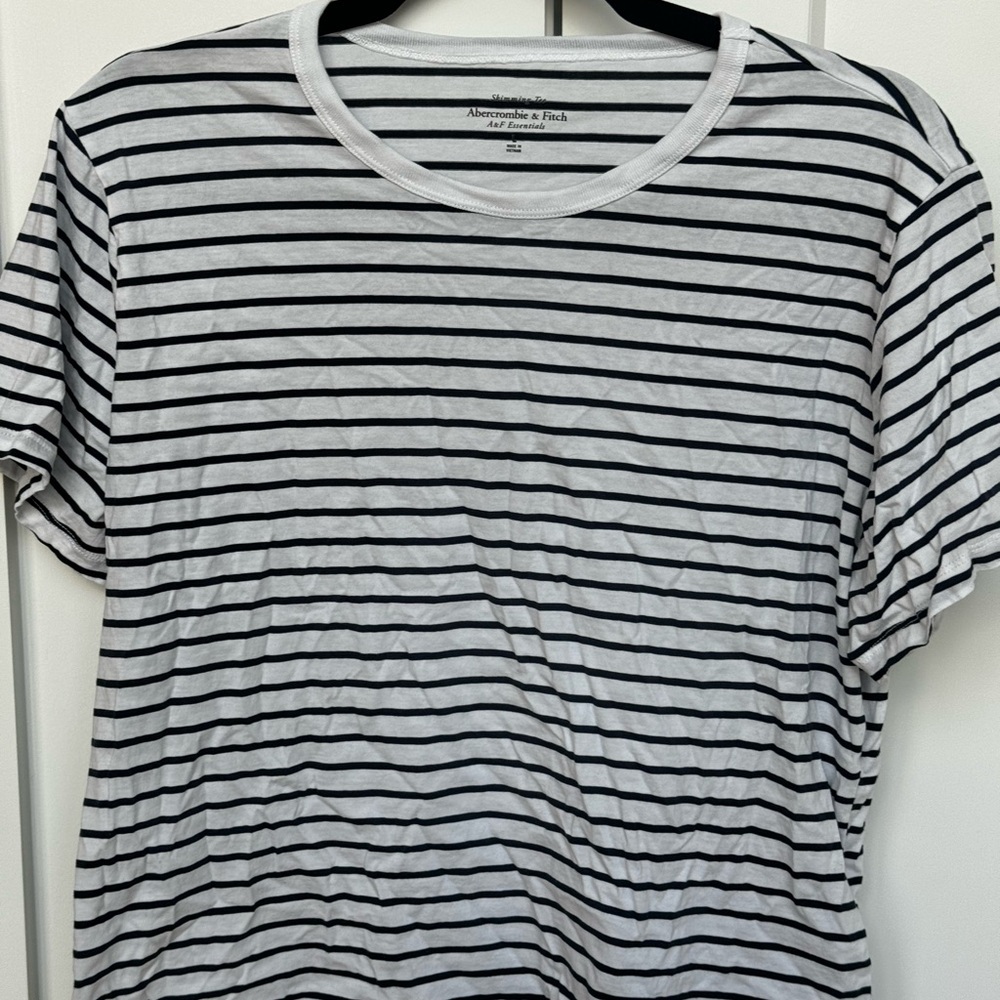Abercrombie & Fitch Men's Striped Tee - Black and White